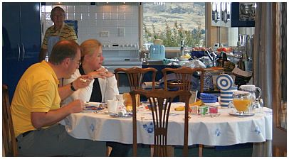 Breakfast at Hikurangi Lodge